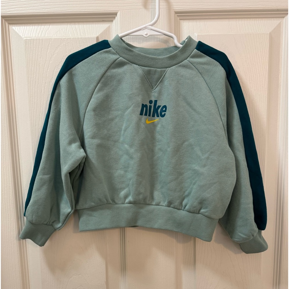 Nike sweatshirt Size 3T